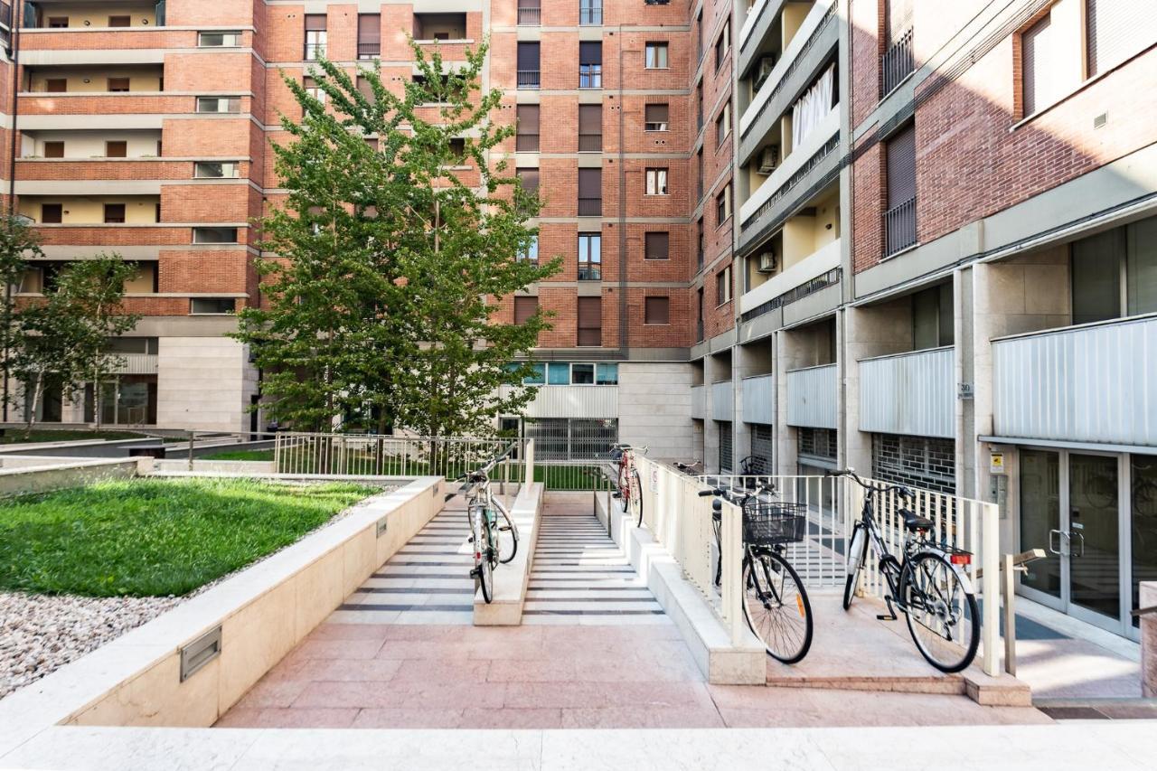 Porta Nuova Central Studio Верона Экстерьер фото
